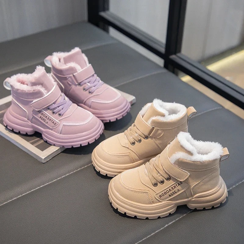 

Boys Girls Sports Boots with Fur Kids Ankle Boots Warm for Winter 2025 New Fashion Sweet Students Short Boots Non-slip Soft Sole