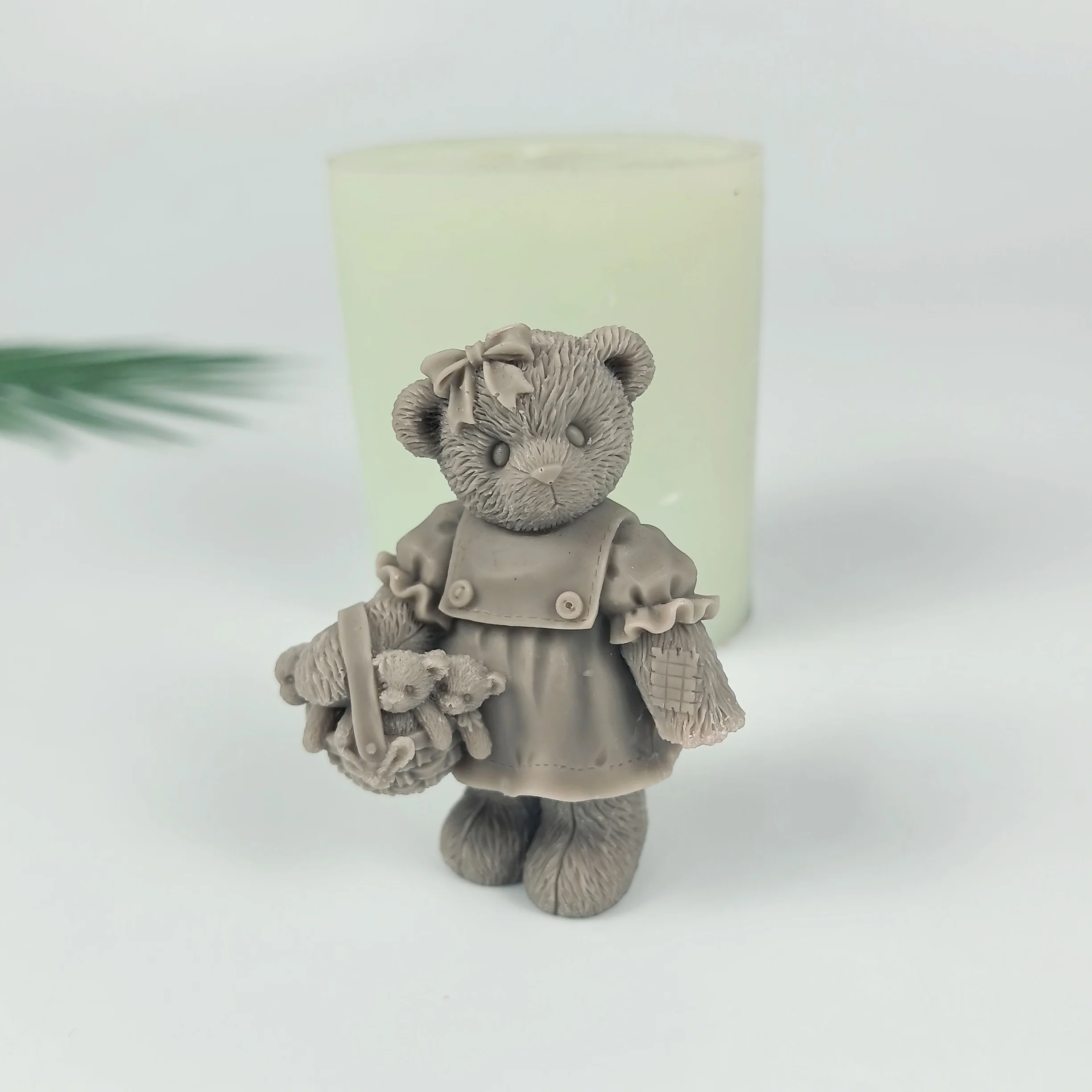 

3D Animals Mold Teddy Bear Basket Moulds Silicone Toy Candle Soap Molds Cake Decor Wedding Birthday Candles Handmade DW0701