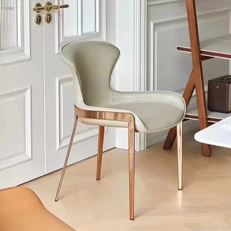 

Italian Minimalist Leather Chair - Luxe Saddle Leather Dining Chair for Modern Cafés & Elegant Homes