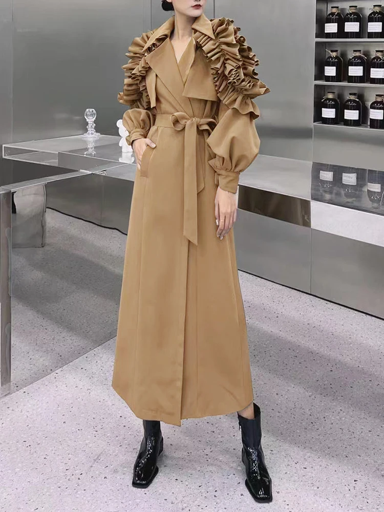 TWOTWINSTYLE Trench con volant per donna risvolto manica lunga telai increspato solido cappotti coreani vestiti femminili autunno nuovo 2022