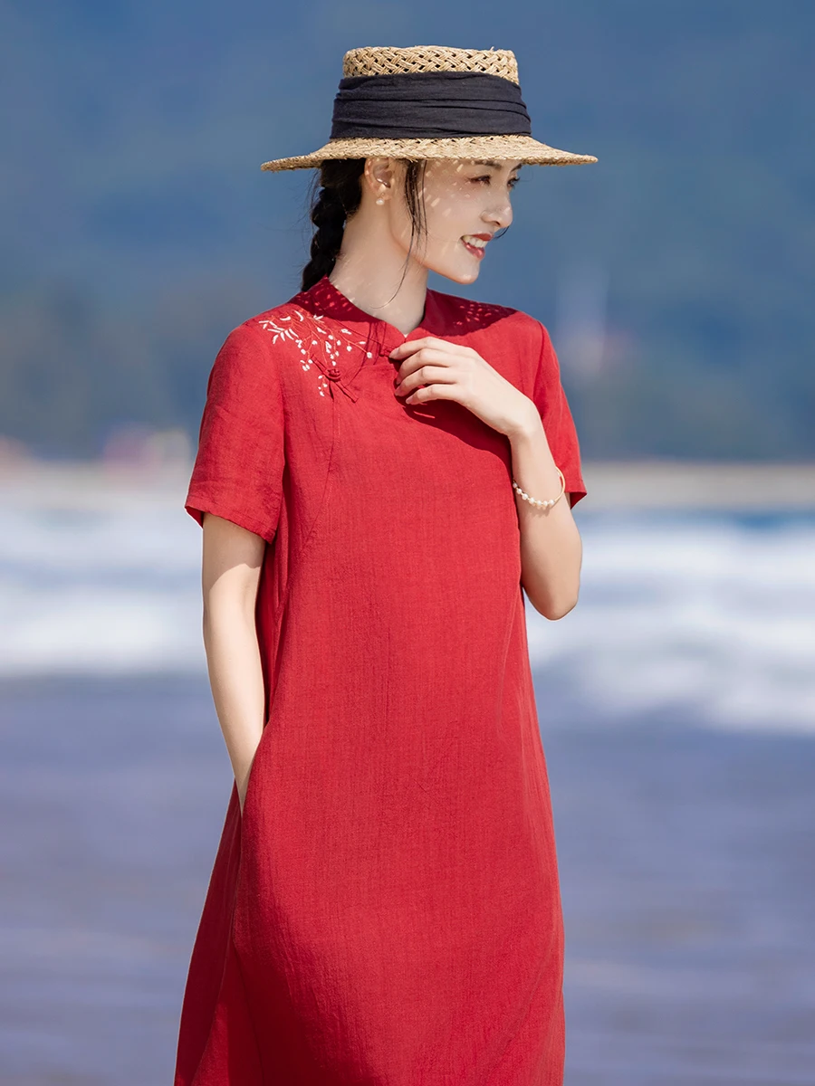 Abito da Sposa Cinese in Seta Rossa con Ricami e Bottoni, Nuovo Design Primavera-Estate