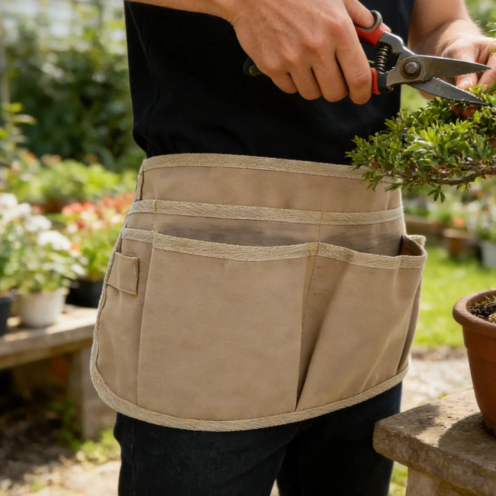 

Adjustable Waterproof Utility Waist Apron with Multiple Pockets Polyester Work Apron for Outdoor Cooking Dishwashing Woodworking