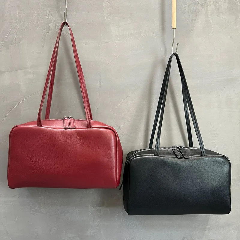 Sheepskin leather bowling bag luxury designer Boston commuter simple shoulder armpit bag women's leather material image 2