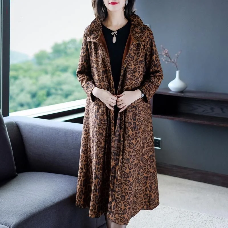 4xl Trenchcoat mit Leoparden muster für Frauen Herbst Winter Mode lose Wind jacke Mutter mittleren Alters dicke lange Mantel Outwear