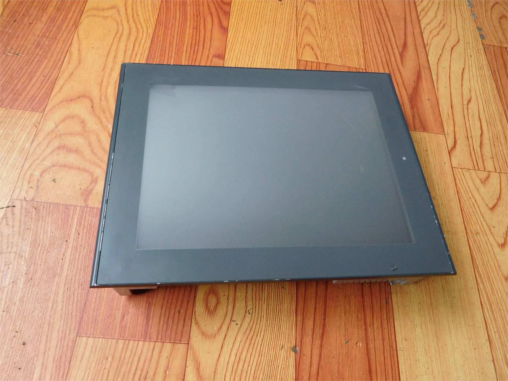 

XBTORT5330 touch screen