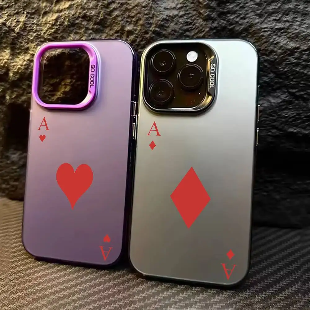 capa-de-celular-com-design-de-cartas-de-poker-vermelhas-e-acabamento-prateado-para-iphone-17-16-15-14-13-12-11-pro-max-plus