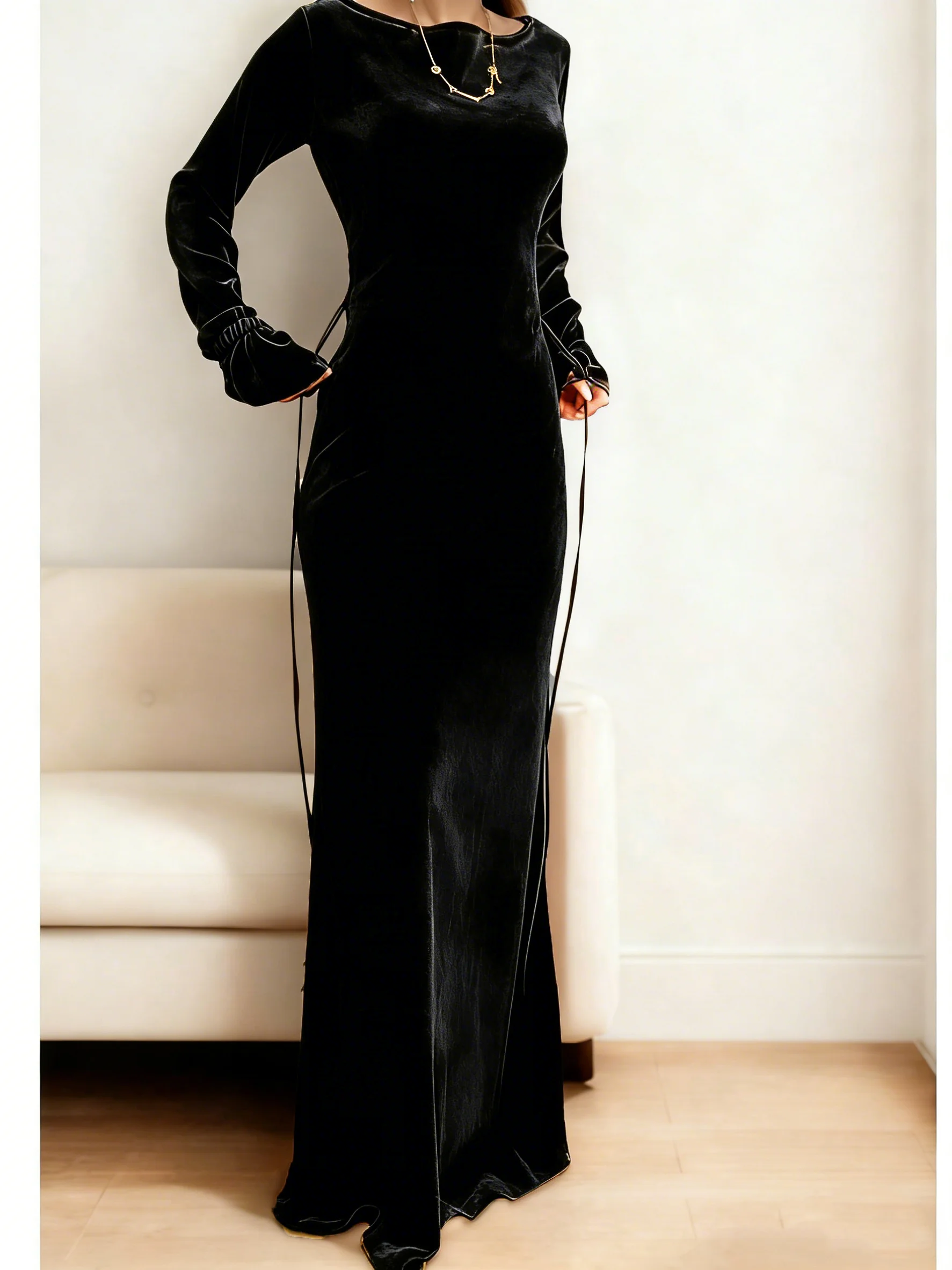 Elegante Vestido Maxi Ajustado de Terciopelo con Mangas Largas y Cordones Laterales – Elegante Vestido de Noche Marrón, Vestido de Terciopelo de Moda, Elegante