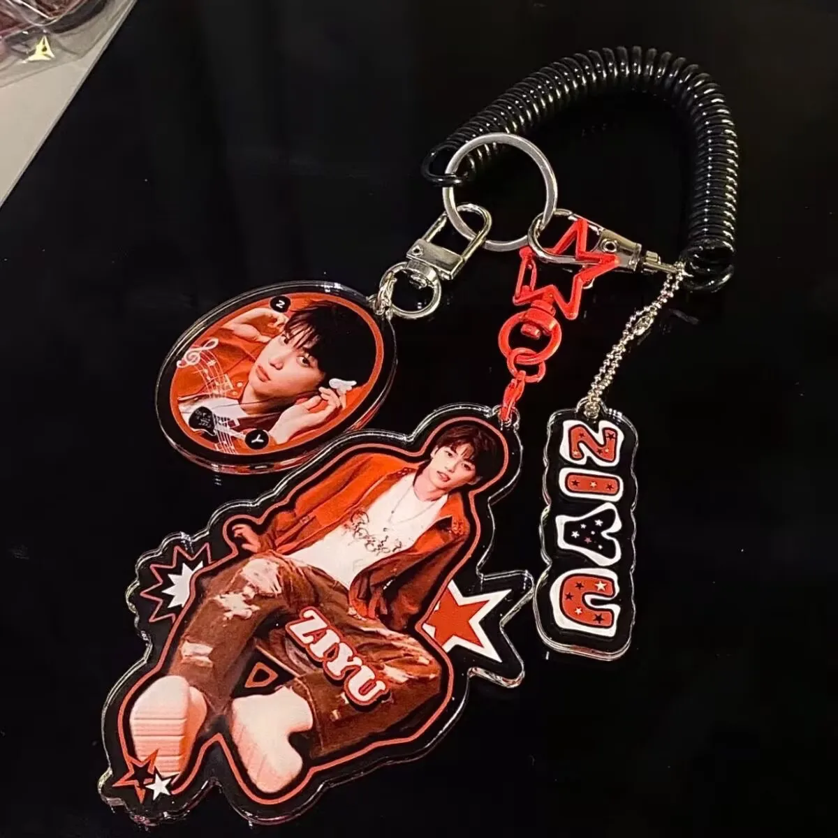 Nuevo llavero creativo acrílico "Reverse Love" periférico Ziyu, colgante para mochila para teléfono móvil como regalo para amigos