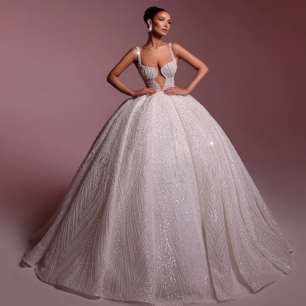 Splendido abito da ballo con perle di perline Abito da sposa con spalline Abito da sposa Nuovi abiti stringati glitter personalizzati per la sposa