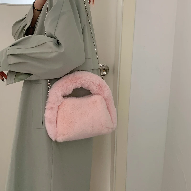 

Unique Fluffy Bags For Women Winter Soft Furry Shoulder Crossbody Bags Small Fur Tote Bag Plush Handbags Chain Messenger Bag Y2K