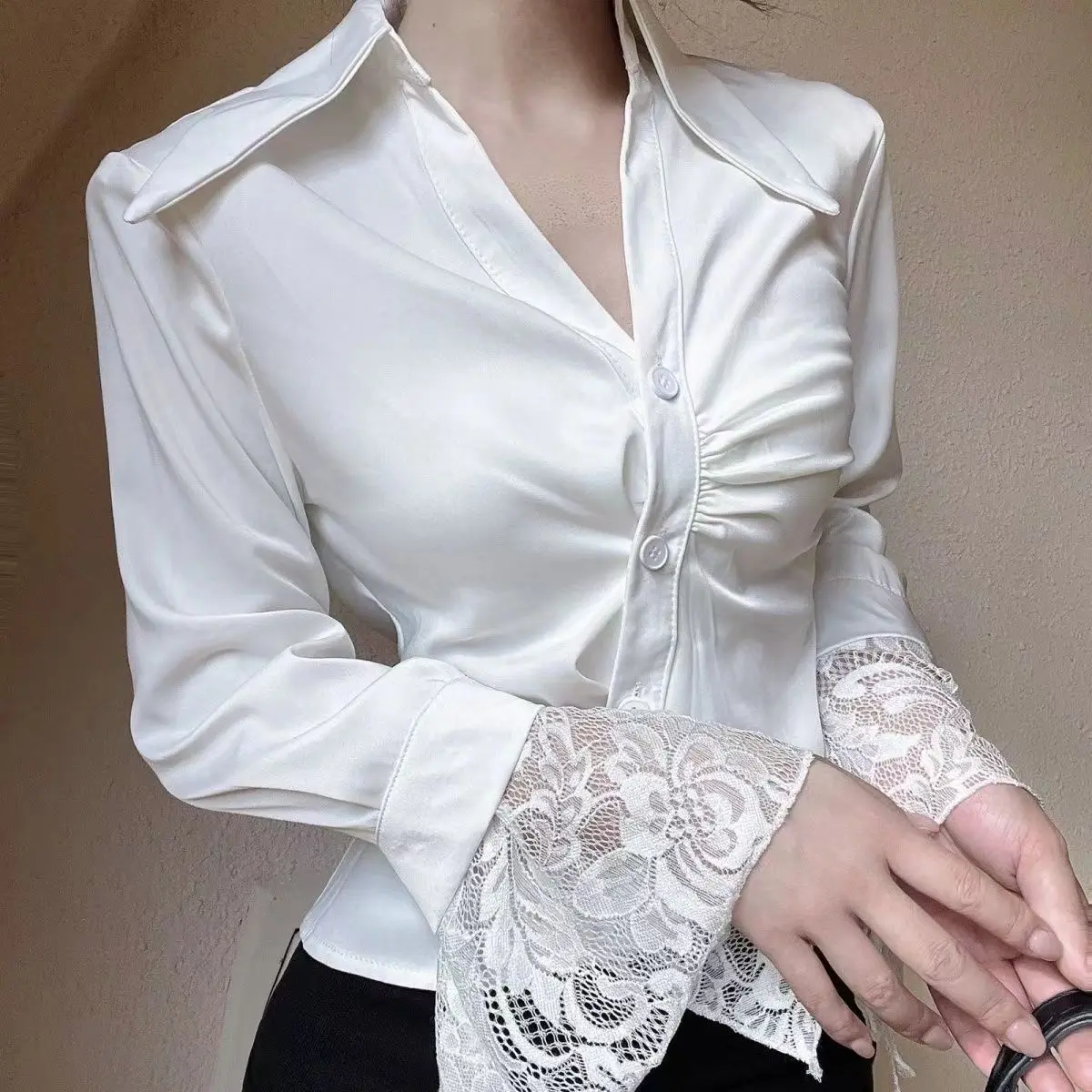 

Elegant Spring Autumn Flare Sleeve Lace Shirts Turn-down Collar Patchwork Long Sleeve Women New Chic Asymmetrical Folds Blouses