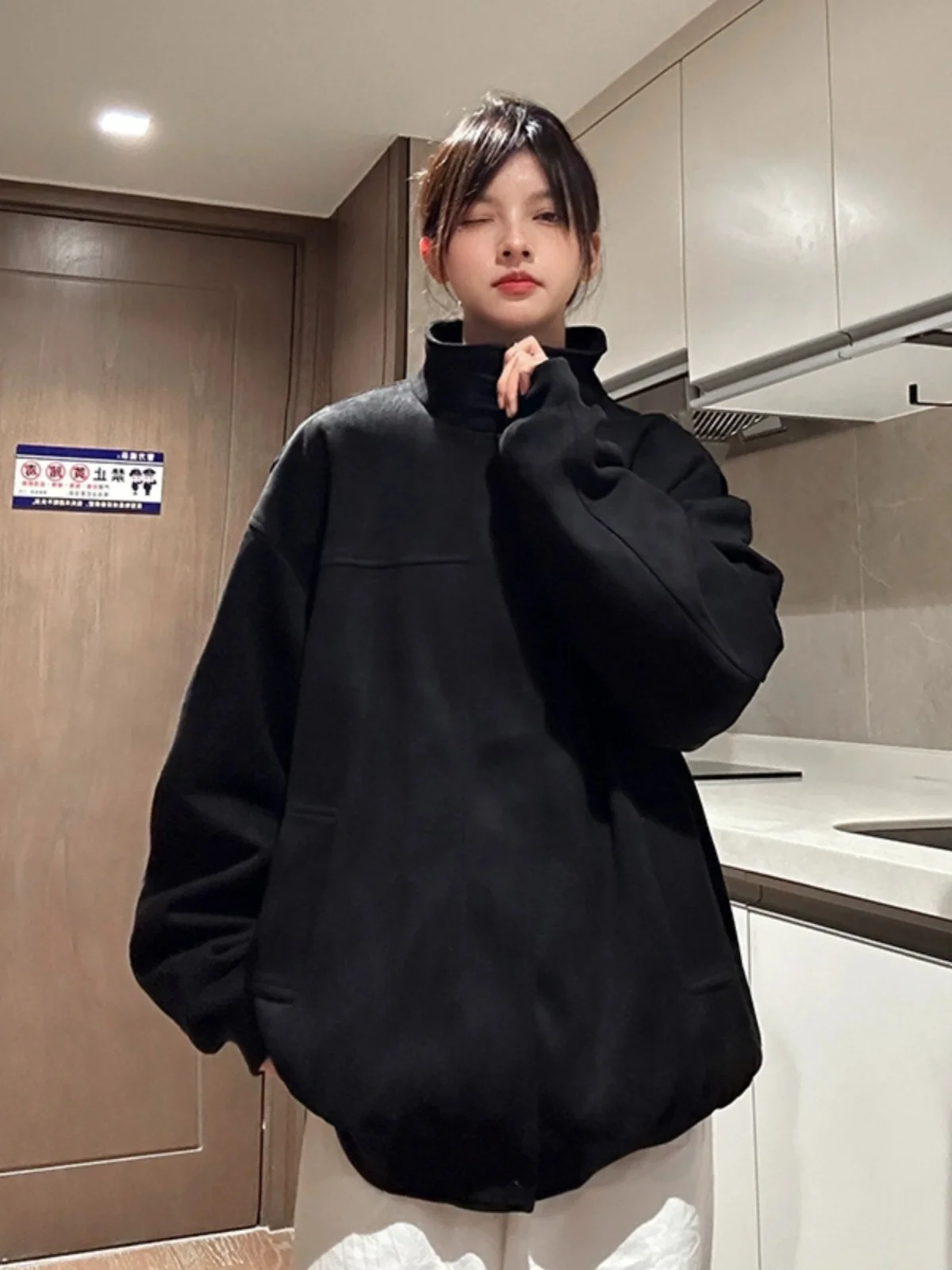 

Модная мужская замшевая куртка свободного кроя в американском ретро-стиле для осени и весны, повседневная верхняя одежда с длинными рукавами и отложным воротником