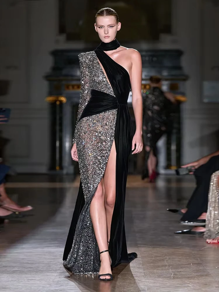 

Sexy High Quality Women Single Shoulder Dresses Long Sleeved Hanging Neck Heavy Industry Sequin Hollow Slit Maxi Party Dress