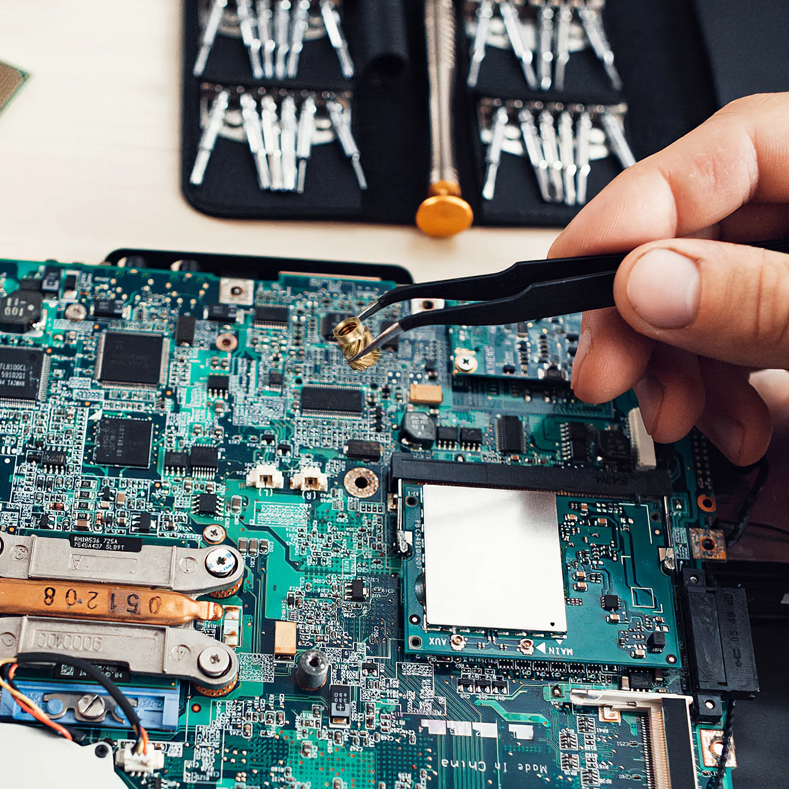 

100Pcs Copper Embedment Nut Brass Knurled Threaded Heat Resistant Insert for Injection Molding 3D Printer Durable Reliable