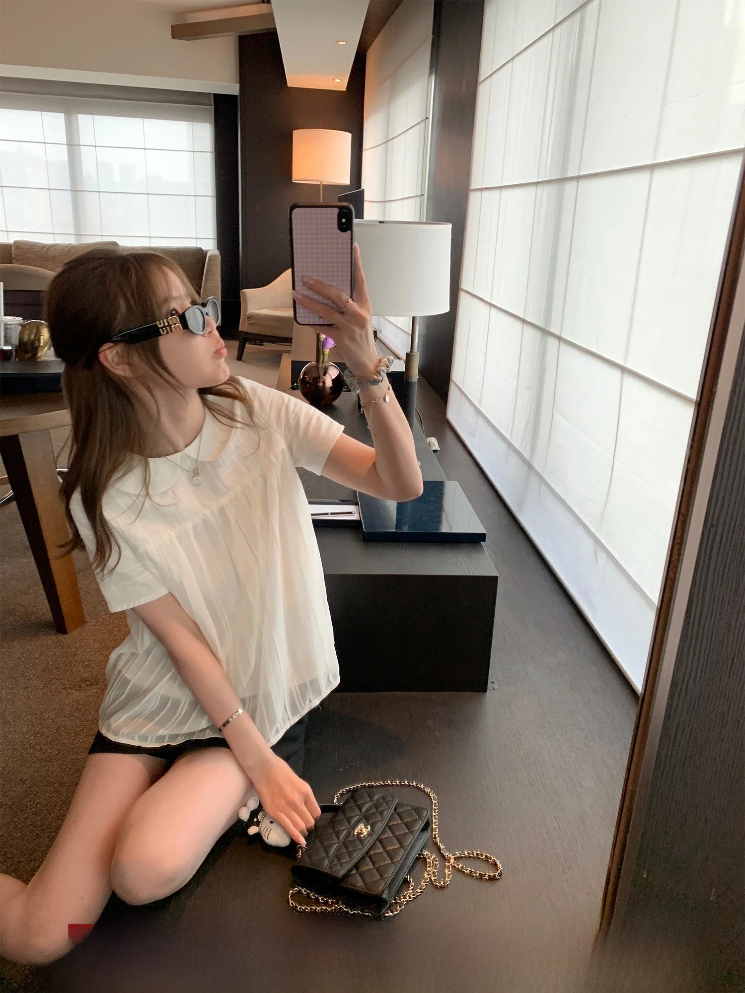 

Корейская летняя женская блузка с коротким рукавом, воротником «Питер Пэн» и кукольным воротником, из дышащего полиэстера, повседневная, коллекция 2026 года