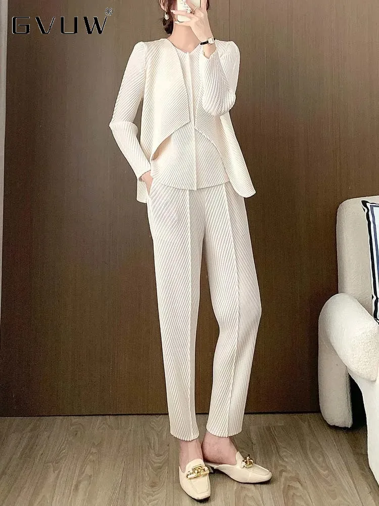 GVUW Pleated Sets T Shirt + Jackets + Pants Solid Color Office Lady Elegant New 2024 Fashion Women Clothing Casual 17G5616