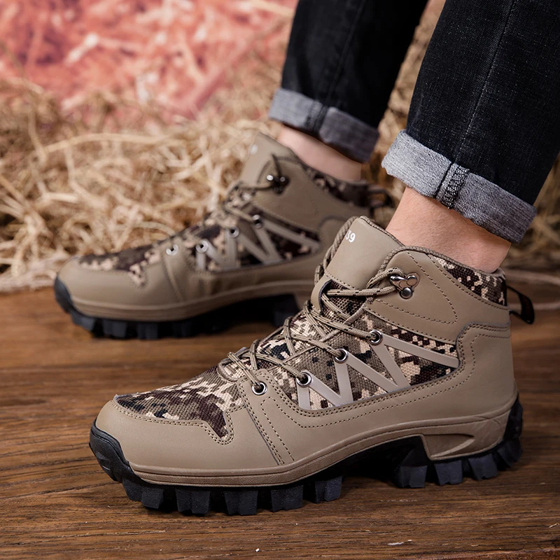 2025 Men's Walking Shoes Leather Desert Boots Slip Resistant Lightweight Work Safety Shoes Breathable Hunting Hiking Men