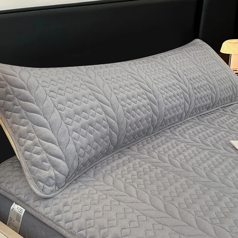 1 piece of light luxury solid color diamond-shaped plush pillowcase, couple long pillowcase (without core), comfortable bedding