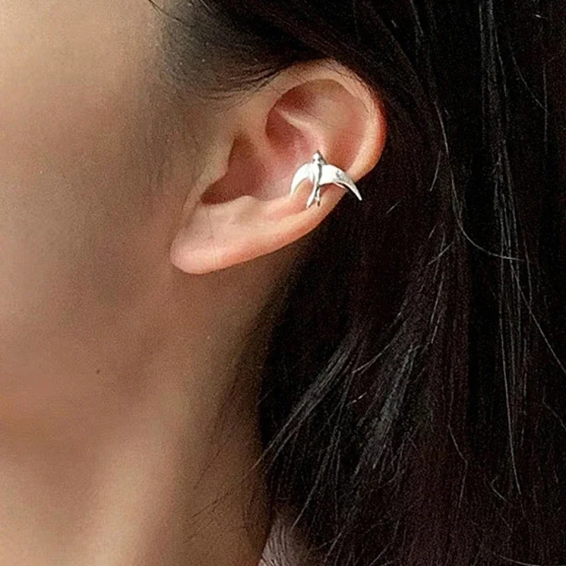 Creative Cute Animals Birds Clip Earrings for Women Charm Silver Color Stainless Steel Swallow Fake Piercing Ear Cuffs Jewelry