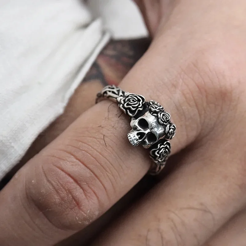 New Personalized Trendy Finger Ring Street Shooting Posing Men's Ring Gothic Black Rose Skull Finger Ring Jewelry Gift Wholesale