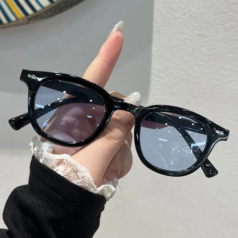 

Fashion Trend Oval Sunglasses New Elliptical Small Frame Sun Glasses Men and Women UV Protection Glasses UV400 Eyewear