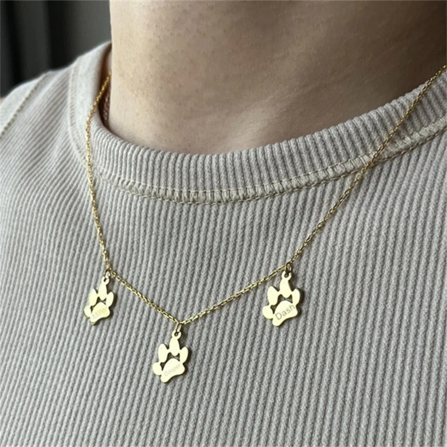 Mini Dog Paw Necklace Engraved Name Necklace Paw Print Name Jewelry Dainty Jewelry Wife Valentine\'s Day Memorial Gift For Women