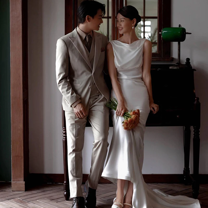 

White Sexy Bal Bridal Gown with Train for Outdoor oot Simple Ele Svel Wedding Dr for Young Brides