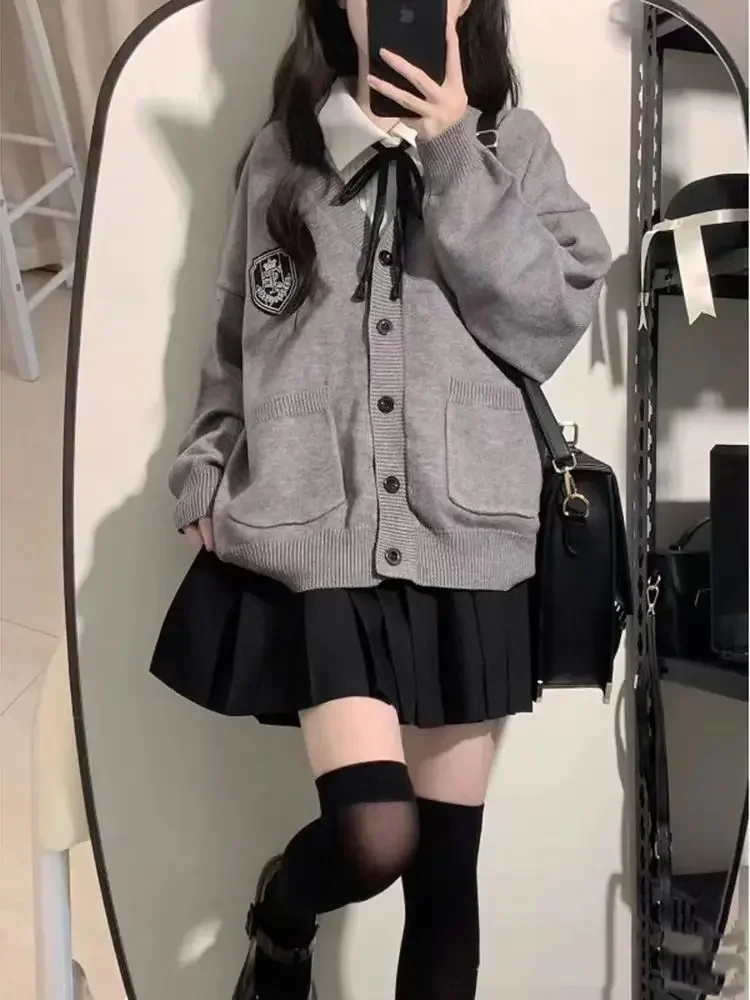 Autumn and winter casual long sleeved cardigan, popular women's cardigan jacket Fashion button V-neck gray cardigan