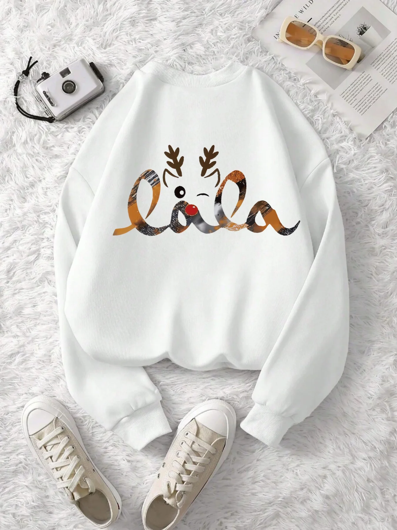 عيد الميلاد الأبيض مع حروف على شكل حيوان الرنة وسيليا، سويت شيرت نسائي برقبة دائرية عصرية #1