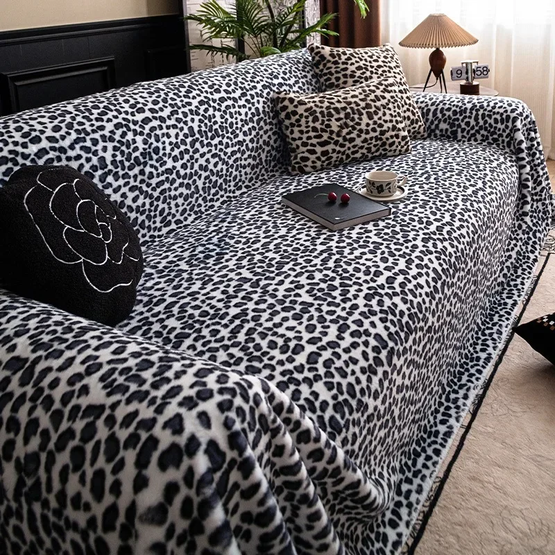 1PC Plush Leopard Print Sofa Cover Anti-skid and Anti-cat Scratch in Autumn and Winter A Whole All-inclusive Cushion Blanket