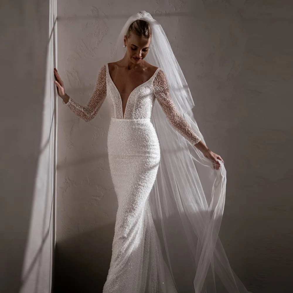 

Customzied Luxury V-neck Beading Shiny Sheath Wedding Dress Backless Sweep Court Wedding Bridal Gown with Long Illusion Sleeve
