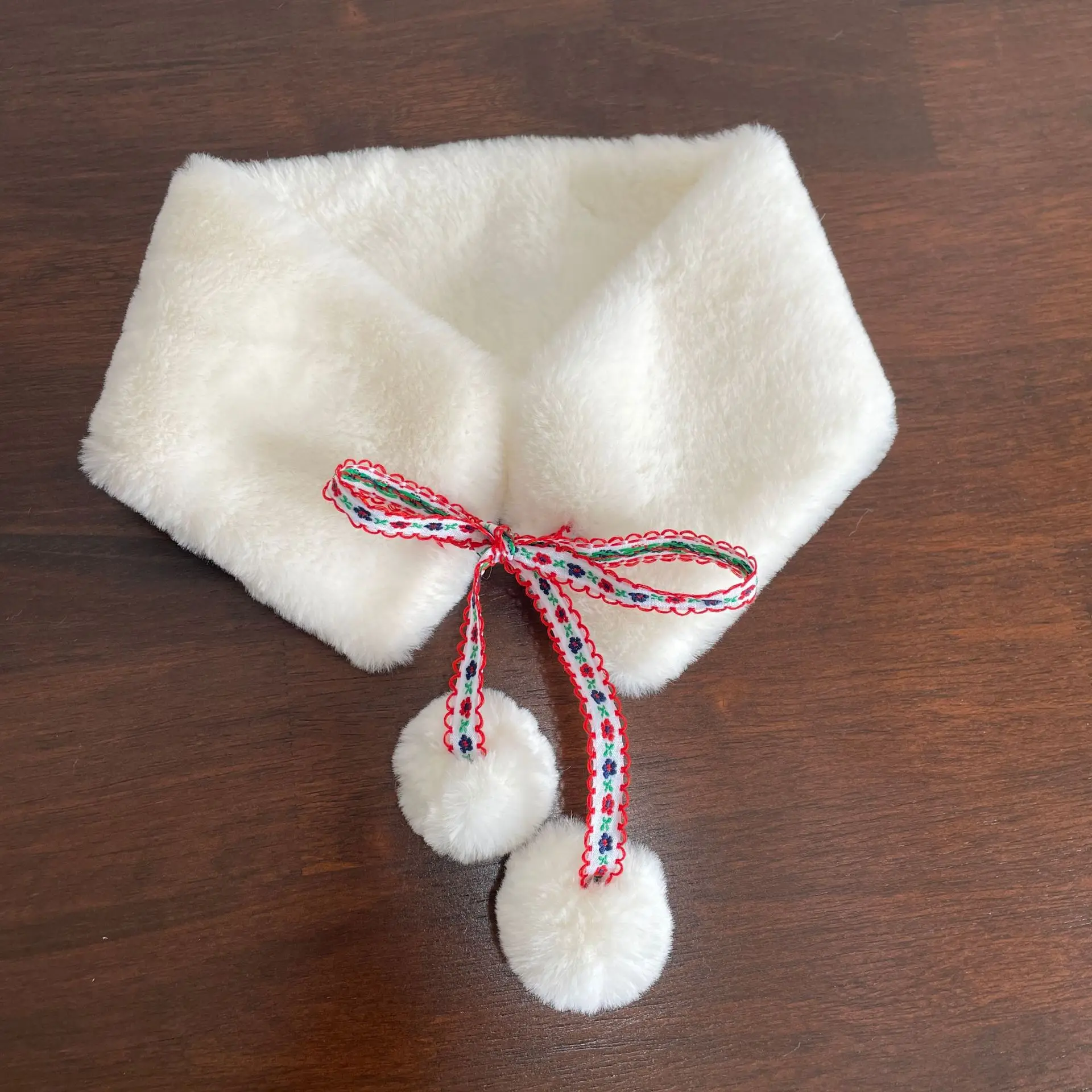 ฤดูใบไม้ร่วงฤดูหนาวอเนกประสงค์ลายนูนผ้าพันคอขนสัตว์เทียมอบอุ่นหนาปอมปอมเชือกคอปกผ้าคลุมไหล่น่ารักปุย