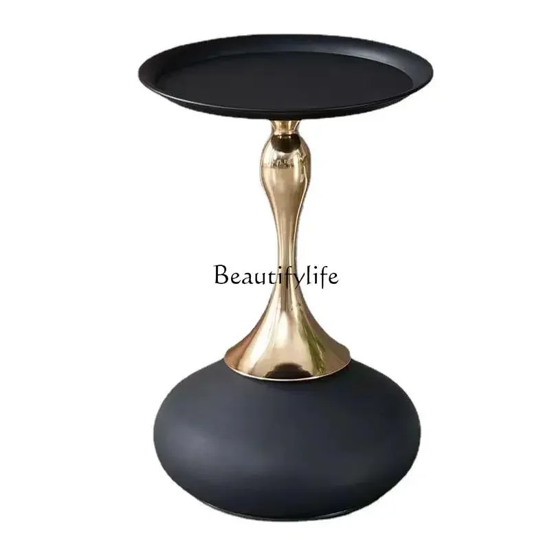 

LD33Italian minimalist ornament light luxury disc sofa living room small coffee table creative corner table