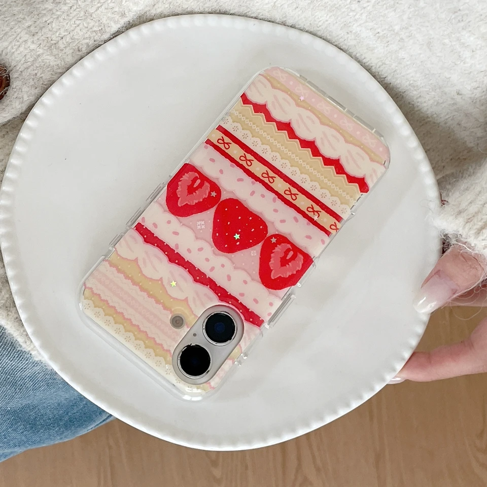 Funda protectora linda y dulce serie chica con crema, fresa, pastel, encaje y moño para iPhone 17 16 15 14 Pro Max 4