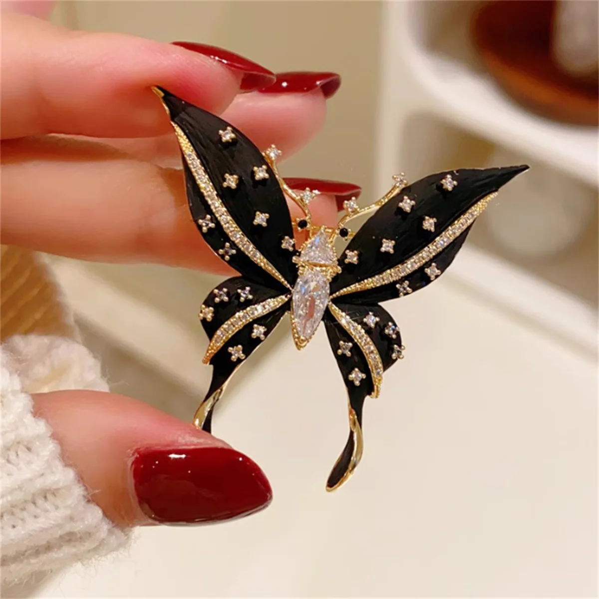 1Pc Black Butterfly Brooch Retro Personalized Pin Fashion Luxury Jewelry Accessories Dark Style Trend Birthday Party Gift 2024