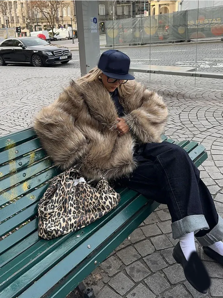 Women Winter Furry Faux Fur Coat Chic Oversize Lapel Long Sleeves Thicken Outwear 2024 Iconic Street Fashion Lady Fur Jacket