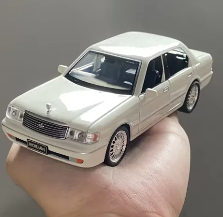 1:32 Toyota Crown Royal vehículo clásico aleación Diecast modelo coche de juguete para niños vehículo en miniatura colección pasatiempos vacaciones