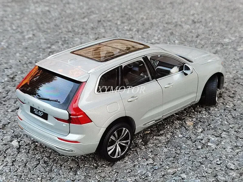 1/18 For Volvo XC60 2022 SUV Diecast Car Model Toys Hobby kids gifts White/Silver/Gray Gift Collection Ornaments Display