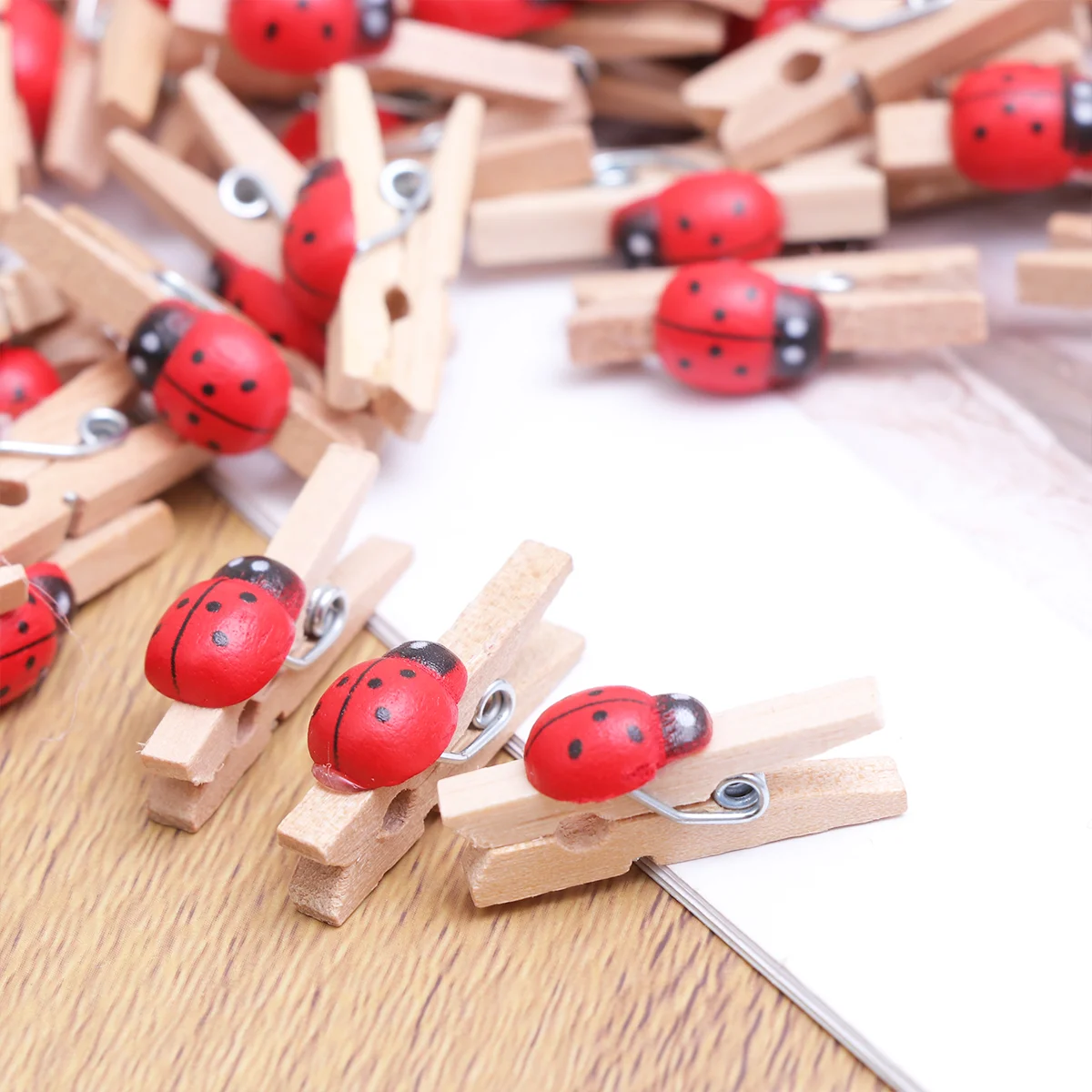 100 Pcs Photo Clips Holder Pegs Nails Decoration Lovely Wooden Decorate Ladybug