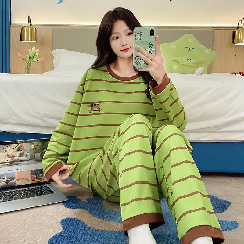 

Комплекты пижам для женщин: осенне-зимние, из хлопкового флиса, в клетку, с длинными рукавами, на пуговицах, теплые, уютные, термостойкие, плотные, прочные.