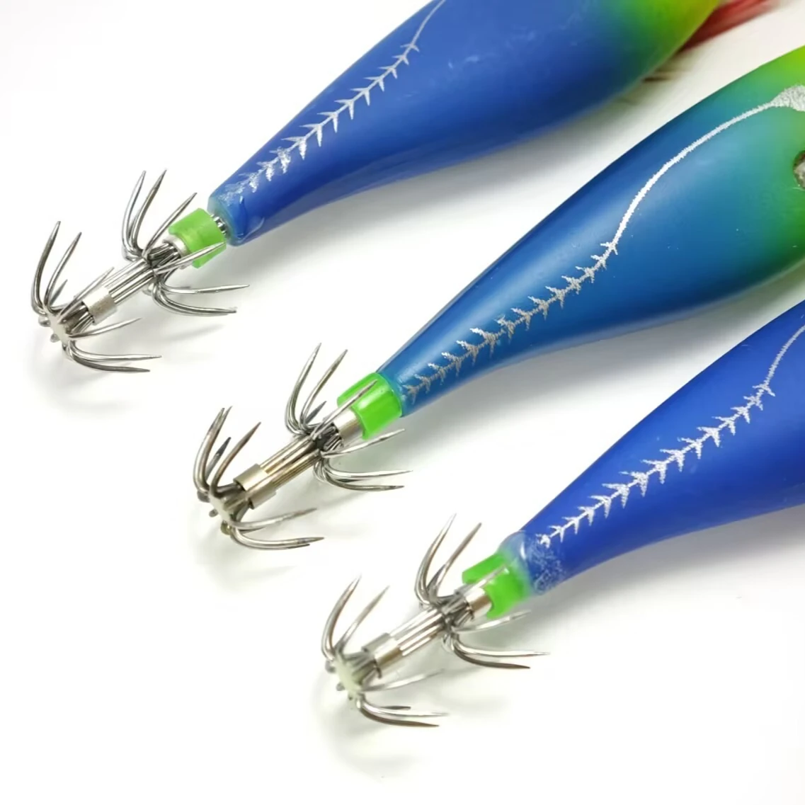 Glow 17 Stück 10cm Salzwasser-Köder Tintenfisch-Angelzubehör Leuchtende Garnelen-Köder Leuchtender Tintenfisch-Jighaken – Detail 3