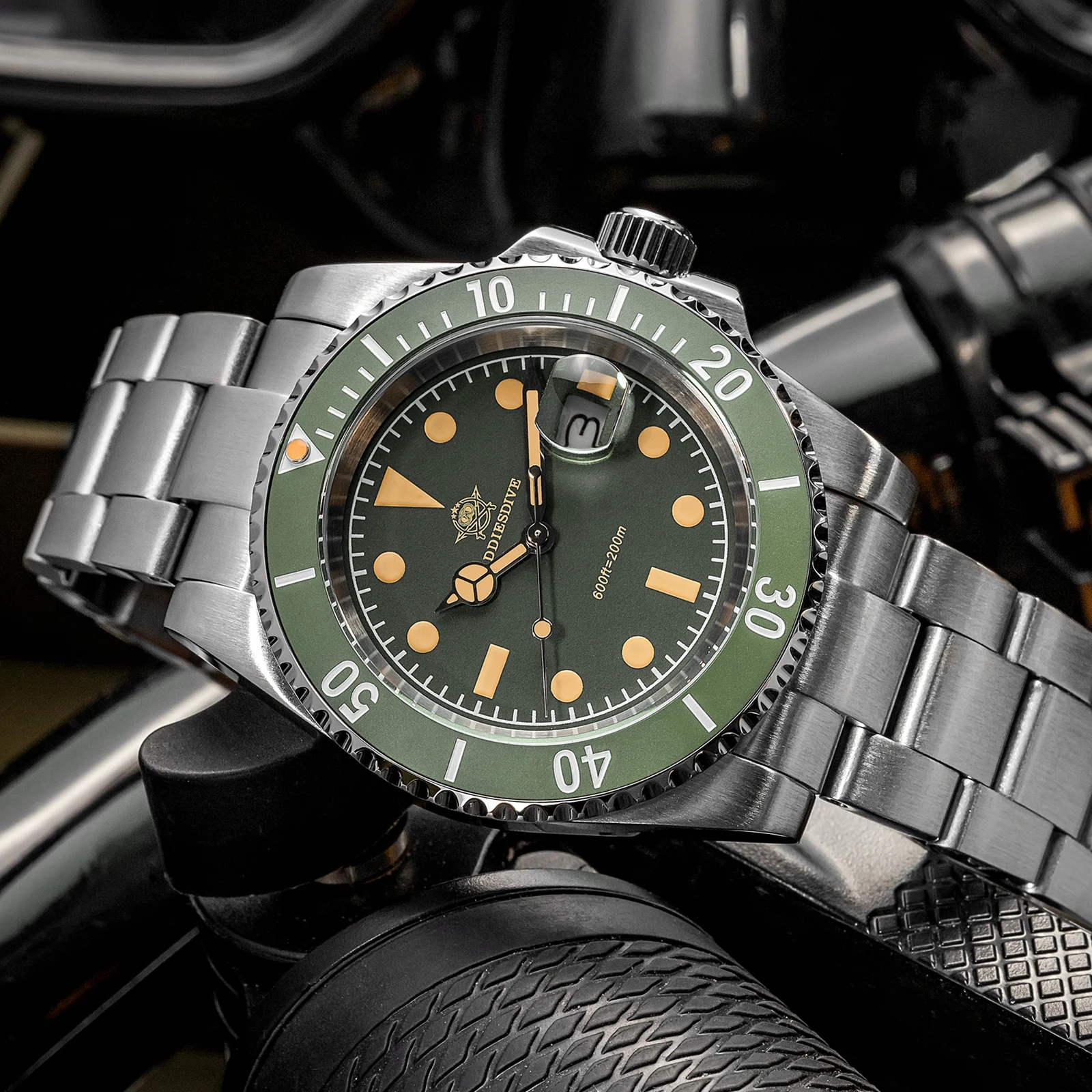 

ADDIESDIVE Hot Sale Fashion Quartz Watch For Men 200M Waterproof Super Luminous Watches Stainless Steel AD2054 Dive Reloj Hombre