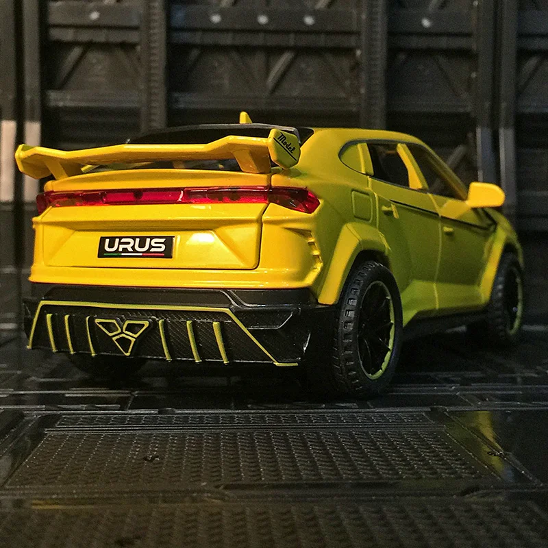 1:32 Lamborghini URUS simulazione di auto sportive pressofuso in lega di metallo modello di auto Sound Light Pull Back Collection regali giocattolo