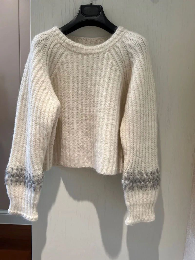 

Casual style women's sweater, fashionable and exquisite, hand hooked short style, contrasting color, shoulder style alpaca sweat