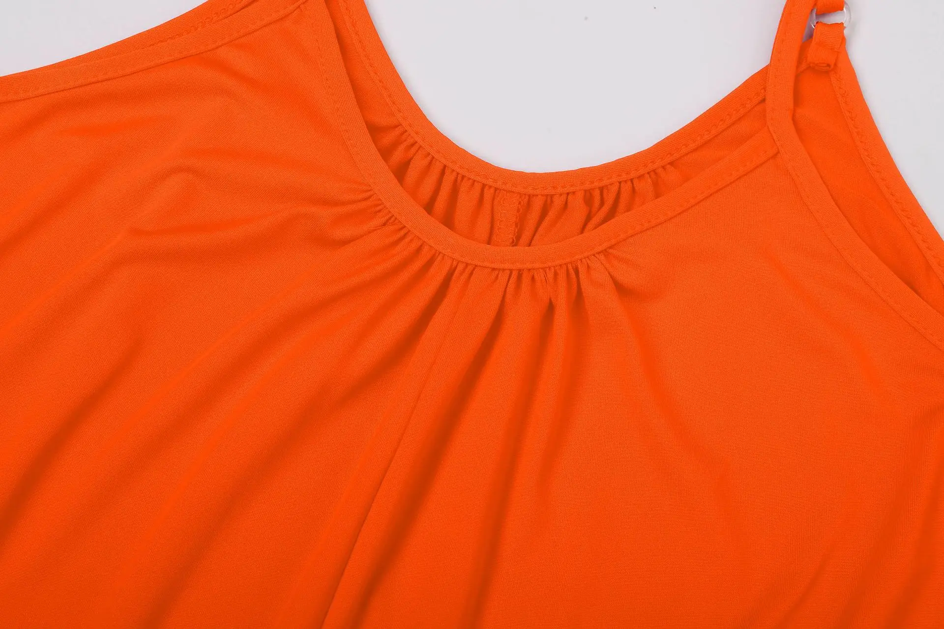 จั๊มพ์สูทลำลองผู้หญิงแบบหลวม สีพื้น มีกระเป๋า รุ่นใหม่ ซัมเมอร์ 2025