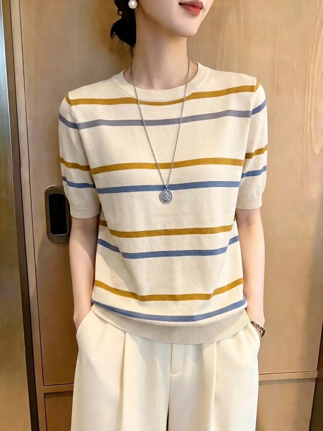 

Chic Color Block Stripe round Neck Ice Silk Knitted Top Short Sleeve Commute Versatile Anti Aging Women's Fashion Summer 2026