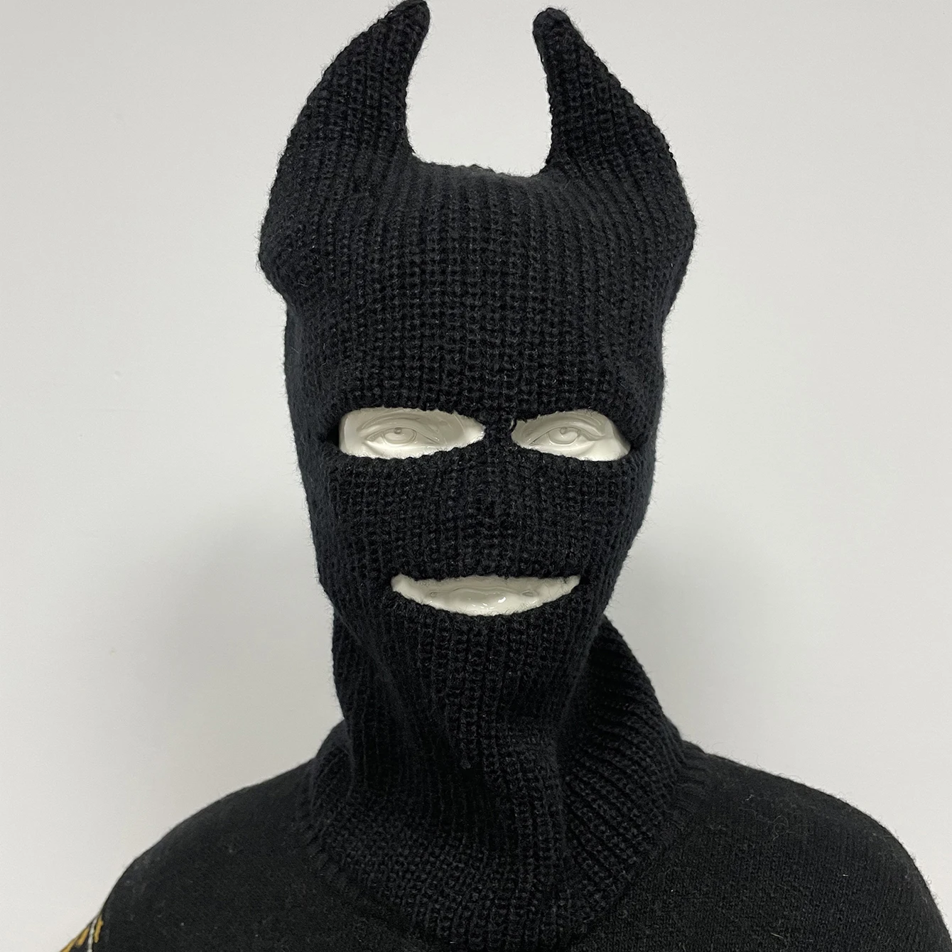 

Halloween novel and funny woolen hat, three-hole Balacrafa hat in gray/black, hand-knitted unisex warm knitted cartoon