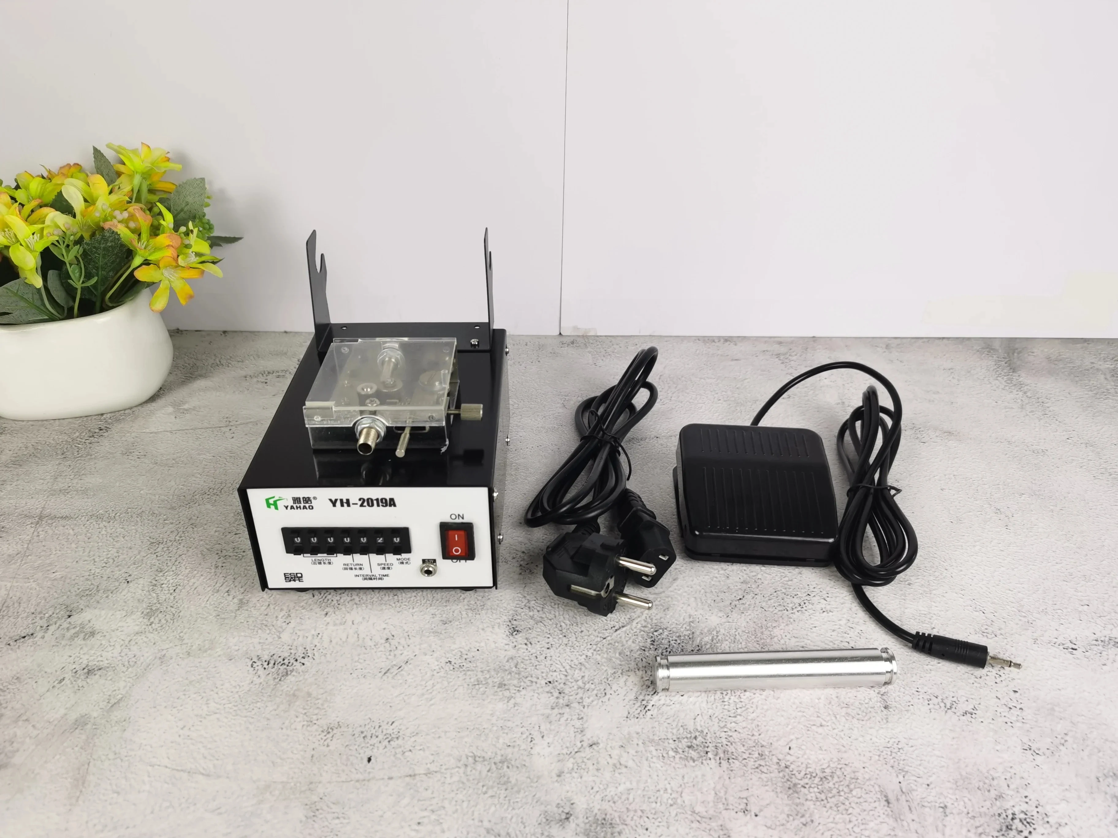 

Precision Solder Wire Feeder Machine 0.5-1.4mm with Adjustable Speed YH-2019A