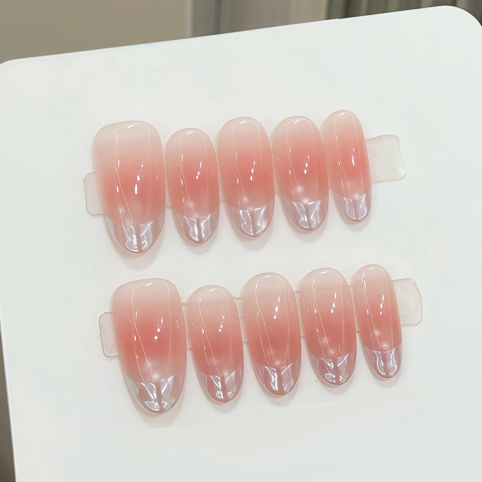 10 個ピーチブラッシュスマイルオーロラフレンチアーモンドプレス爪キャッツアイ手作り偽爪 10 個ミディアムオーバル甘い付け爪