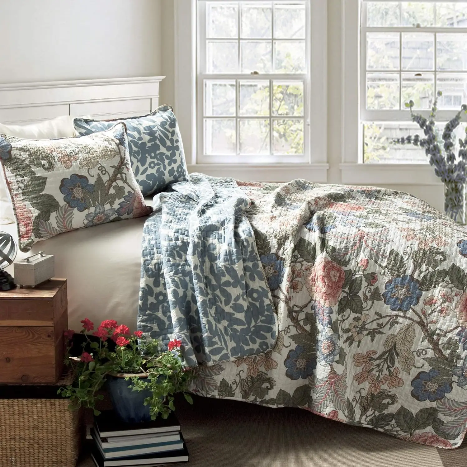 

Reversible King Size Cotton Quilt Set, Green & Blue Floral Bedding, 3-Piece Cottage Decor